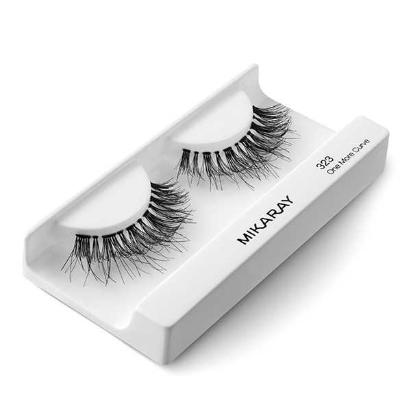 ONE MORE CURVE 323 - Lightweight Voluminous Eyelashes - Image